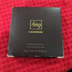 Avon fmg Cashmere Cushion Foundation In N235